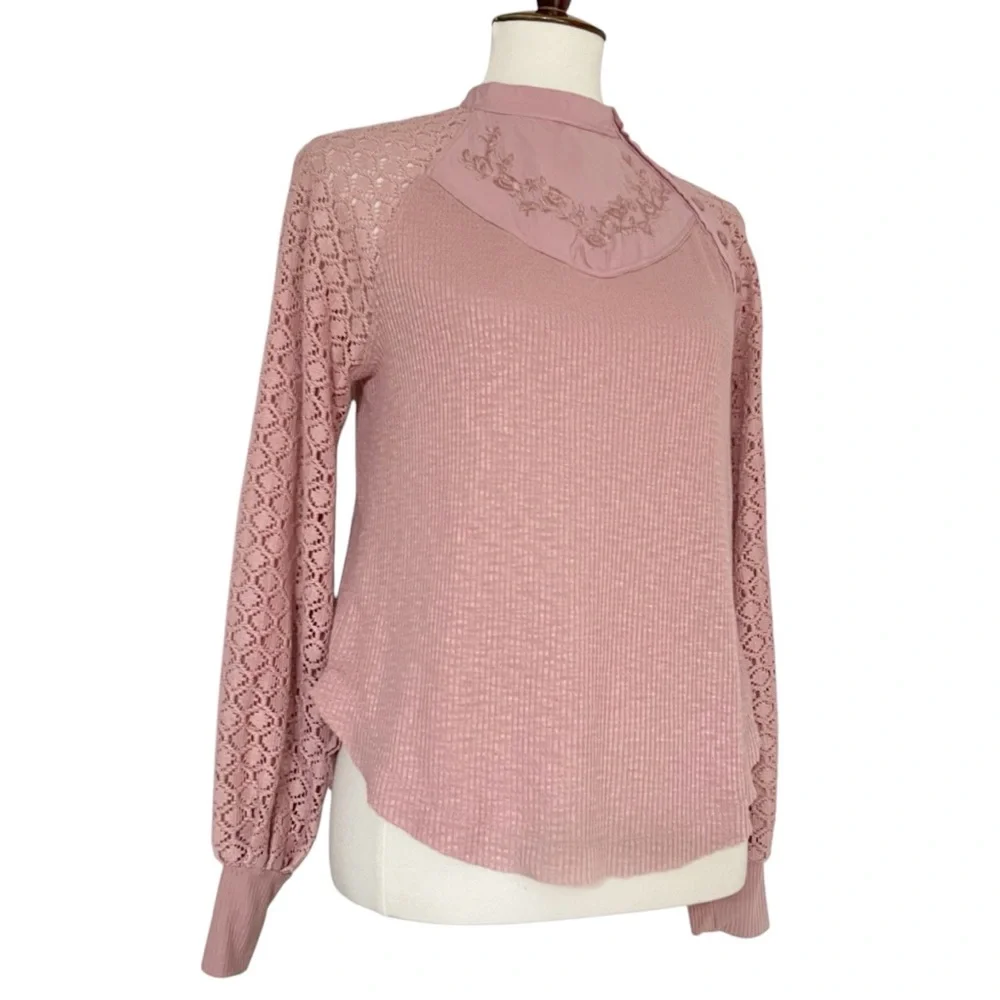 Free People Sweetest Thing Lace Sleeve Pink Blush Thermal Top‎ Size XS